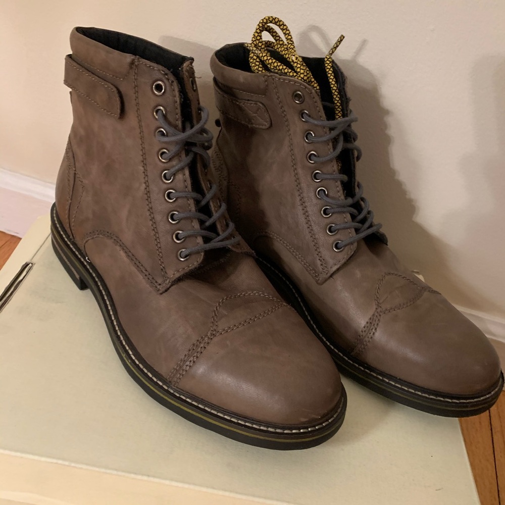 Men’s Gray Roan Boots